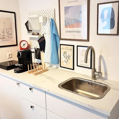 Apartamento Modernes Zentrum Nahe Hockenheimring Mit 2 Betten, Wlan & Kitchenette