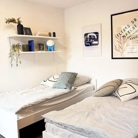 Modernes Zentrum Nahe Hockenheimring Mit 2 Betten, Wlan & Kitchenette Apartamento Hockenheim