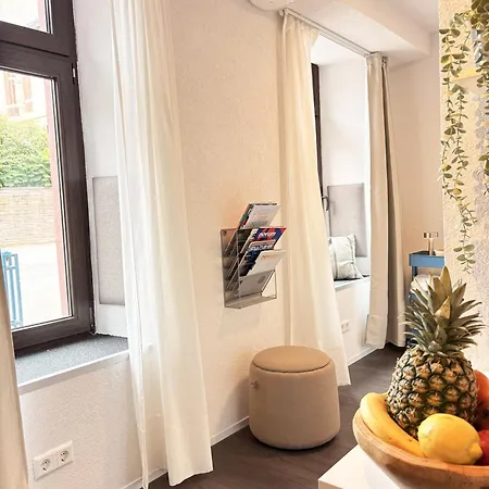 Modernes Zentrum Nahe Hockenheimring Mit 2 Betten, Wlan & Kitchenette Apartamento