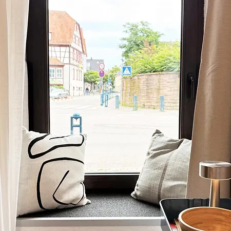 Modernes Zentrum Nahe Hockenheimring Mit 2 Betten, Wlan & Kitchenette *