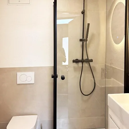 Modernes Zentrum Nahe Hockenheimring Mit 2 Betten, Wlan & Kitchenette * Hockenheim
